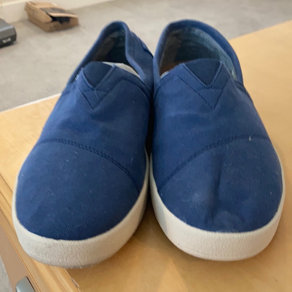 Tom’s men’s slip-on navy size 11